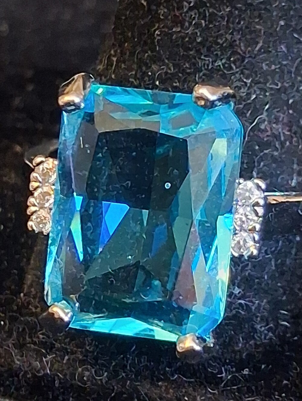Elegant Sterling Silver And Blue Gemstone Ring Size 10 3/4